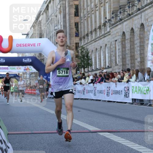 07.09.2025 - BARMER Alsterlauf Strokosch-Dieckow http://msf.ph/oto/8719860 07.09.2025 09:41:49 Ziel 2098, 2694, 3597, 3906, 4632, 5161, 5476, 5716, 6125 meine-sportfotos.de