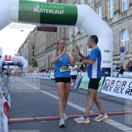 07.09.2025 - BARMER Alsterlauf Strokosch-Dieckow http://msf.ph/oto/8719920 07.09.2025 09:42:21 Ziel 3405, 5583, 5828, 6013, 6066, 8358 meine-sportfotos.de