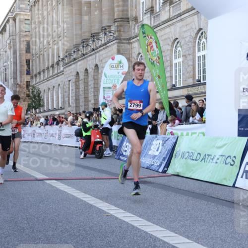 07.09.2025 - BARMER Alsterlauf Strokosch-Dieckow http://msf.ph/oto/8719961 07.09.2025 09:42:47 Ziel 2799, 2871, 3074, 4042, 4652 meine-sportfotos.de