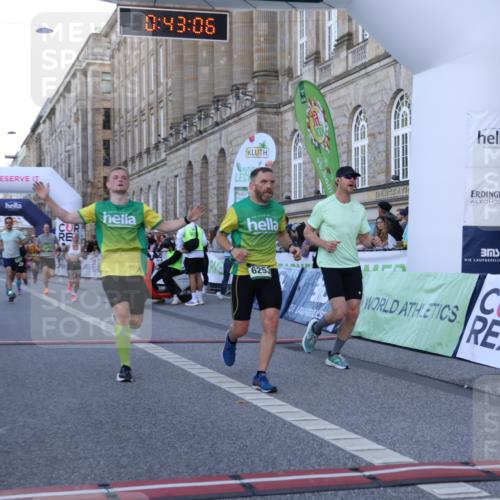 07.09.2025 - BARMER Alsterlauf Strokosch-Dieckow http://msf.ph/oto/8719994 07.09.2025 09:43:05 Ziel 2111, 2231, 4303, 4594, 5118, 5213, 5356, 5906, 6253, 6297, 8265, 8408 meine-sportfotos.de