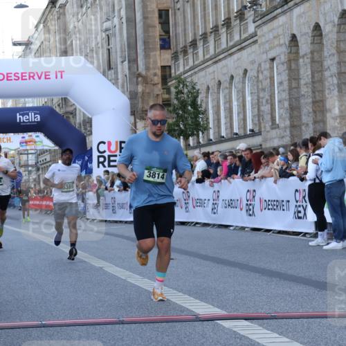 07.09.2025 - BARMER Alsterlauf Strokosch-Dieckow http://msf.ph/oto/8720065 07.09.2025 09:43:45 Ziel 3814, 5382, 5389, 5714, 8006 meine-sportfotos.de