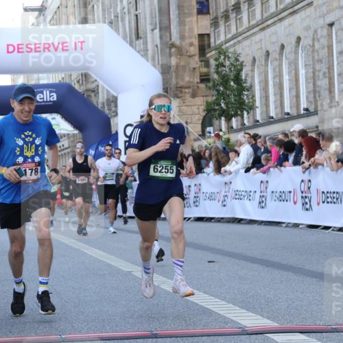 07.09.2025 - BARMER Alsterlauf Strokosch-Dieckow http://msf.ph/oto/8720123 07.09.2025 09:44:11 Ziel 2699, 3480, 5264, 6020, 6051, 6178, 6255, 8040 meine-sportfotos.de