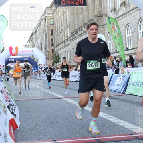 07.09.2025 - BARMER Alsterlauf Strokosch-Dieckow http://msf.ph/oto/8720167 07.09.2025 09:44:23 Ziel 2339, 2409, 2618, 2826, 3596, 4382, 4849, 4949, 5034, 5227, 5751, 5862, 6108, 8113, 8364 meine-sportfotos.de