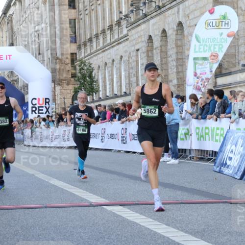 07.09.2025 - BARMER Alsterlauf Strokosch-Dieckow http://msf.ph/oto/8720168 07.09.2025 09:44:23 Ziel 2339, 2409, 2618, 2826, 3596, 4382, 4849, 4949, 5034, 5227, 5751, 5862, 6108, 8113, 8364 meine-sportfotos.de