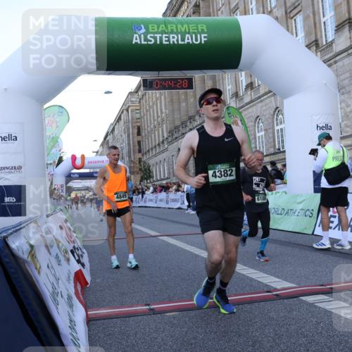 07.09.2025 - BARMER Alsterlauf Strokosch-Dieckow http://msf.ph/oto/8720177 07.09.2025 09:44:26 Ziel 2339, 2618, 2826, 3596, 4382, 4472, 4849, 4949, 5034, 5227, 5751, 5862, 6108 meine-sportfotos.de