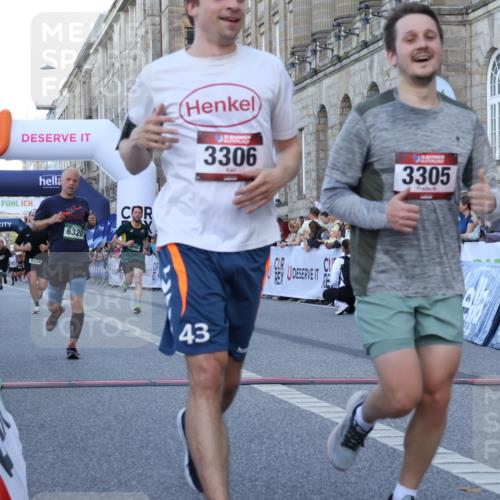 07.09.2025 - BARMER Alsterlauf Strokosch-Dieckow http://msf.ph/oto/8720276 07.09.2025 09:45:08 Ziel 2389, 3305, 3306, 3702, 4095, 4925, 4959, 5246, 5317, 5388, 5488, 5904, 6320, 8458 meine-sportfotos.de