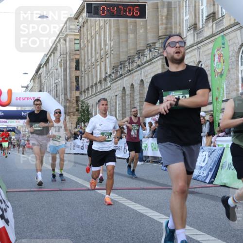 07.09.2025 - BARMER Alsterlauf Strokosch-Dieckow http://msf.ph/oto/8720546 07.09.2025 09:47:05 Ziel 2487, 3412, 3790, 3942, 4216, 4385, 4866, 5340, 5768, 6030, 6237, 8316, 8431 meine-sportfotos.de