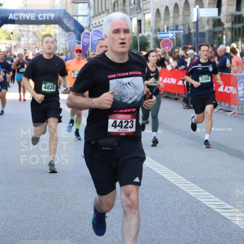 07.09.2025 - BARMER Alsterlauf Strokosch-Dieckow http://msf.ph/oto/8721017 07.09.2025 09:58:41 Ziel 2055, 2270, 2786, 2808, 2993, 3075, 3081, 3222, 3252, 3277, 3414, 3492, 3667, 3709, 3710, 4123, 4183, 4188, 4225, 4226, 4290, 4299, 4700, 4801, 4940, 5016, 5099, 5100, 5174, 5211, 5313, 5335, 5501, 5518, 5548, 5552, 5723, 5834, 5838, 6064, 6157, 8117 meine-sportfotos.de