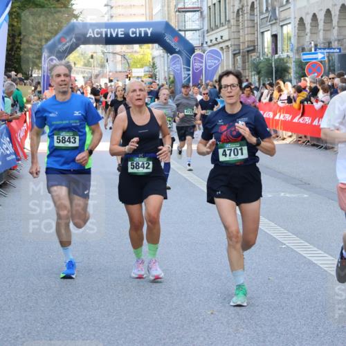 07.09.2025 - BARMER Alsterlauf Strokosch-Dieckow http://msf.ph/oto/8721195 07.09.2025 09:58:11 Ziel 2210, 2375, 2483, 2640, 2729, 2730, 2740, 2803, 3040, 3207, 3266, 3479, 3704, 3813, 4006, 4119, 4135, 4229, 4283, 4423, 4558, 4559, 4828, 4872, 4900, 5147, 5567, 5685, 5793, 5929, 5930, 5981, 6001, 6340, 8042, 8334, 8387, 8388, 8439 meine-sportfotos.de