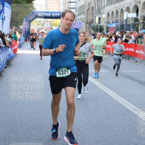 07.09.2025 - BARMER Alsterlauf Strokosch-Dieckow http://msf.ph/oto/8722188 07.09.2025 09:55:20 Ziel 2029, 2188, 2345, 2445, 2616, 2734, 2737, 3494, 3578, 3629, 3827, 3949, 4169, 4646, 4677, 4886, 4894, 5350, 5412, 5430, 5675, 5903, 6330, 8033, 8129, 8309 meine-sportfotos.de