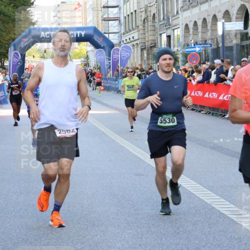 07.09.2025 - BARMER Alsterlauf Strokosch-Dieckow http://msf.ph/oto/8722958 07.09.2025 09:53:08 Ziel 2028, 2032, 2173, 2229, 2365, 2369, 2390, 2454, 3421, 3589, 3705, 4078, 4339, 4504, 4578, 4625, 4834, 4889, 5002, 5218, 5553, 5603, 5686, 5694, 5701, 5742, 6010, 6333, 8268 meine-sportfotos.de