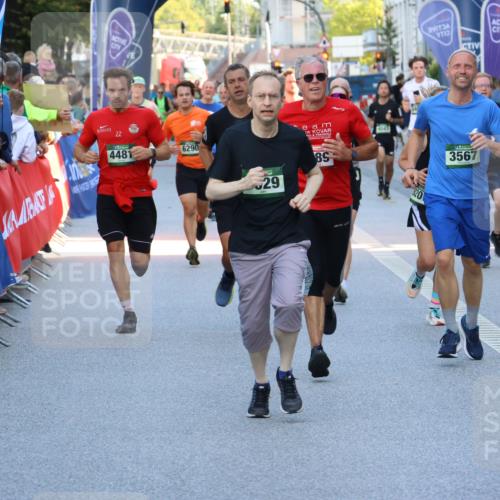07.09.2025 - BARMER Alsterlauf Strokosch-Dieckow http://msf.ph/oto/8724230 07.09.2025 09:49:58 Ziel 2328, 2697, 2906, 2912, 2985, 3032, 3037, 3195, 3299, 3320, 3579, 3728, 3819, 3858, 3896, 4326, 4924, 4988, 5215, 5372, 5428, 5441, 5460, 5470, 5565, 5587, 5722, 5776, 5812, 6133, 6252, 6311, 8043, 8262, 8377, 8415, 8419 meine-sportfotos.de