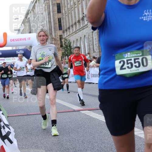 07.09.2025 - BARMER Alsterlauf Strokosch-Dieckow http://msf.ph/oto/8724495 07.09.2025 10:13:52 Ziel 2323, 2550, 3161, 3162, 3257, 3390, 3409, 3487, 3513, 3761, 3769, 3863, 4220, 4398, 5731, 5803, 5817, 5818, 6053, 8002, 8048 meine-sportfotos.de