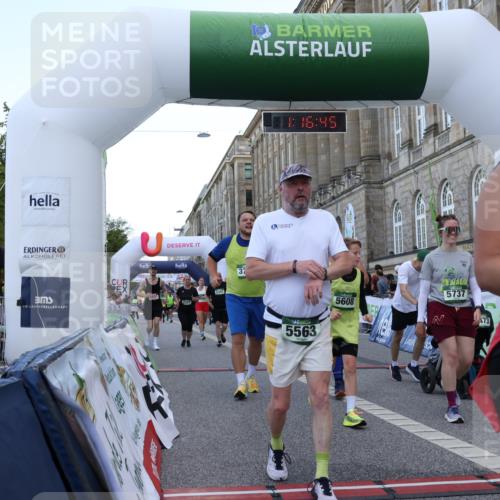 07.09.2025 - BARMER Alsterlauf Strokosch-Dieckow http://msf.ph/oto/8724924 07.09.2025 10:16:43 Ziel 2321, 2343, 2473, 3061, 3429, 3430, 3621, 3742, 3903, 4070, 4221, 4719, 4720, 4768, 5121, 5563, 5676, 5737, 5756, 8018, 8313, 8468 meine-sportfotos.de