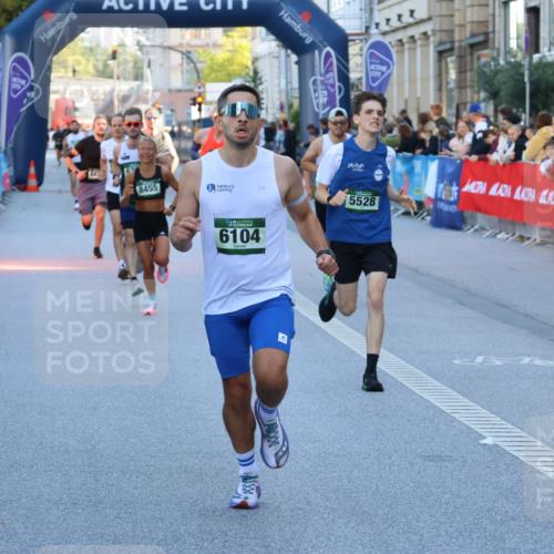 07.09.2025 - BARMER Alsterlauf Strokosch-Dieckow http://msf.ph/oto/8726654 07.09.2025 09:40:53 Ziel 3097, 3516, 3517, 4692, 5878, 8499 meine-sportfotos.de