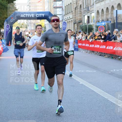 07.09.2025 - BARMER Alsterlauf Strokosch-Dieckow http://msf.ph/oto/8726872 07.09.2025 09:39:29 Ziel 2309, 2401, 2566, 2658, 2964, 3180, 3701, 3753, 4639, 5057, 5436, 5440, 5582, 5863 meine-sportfotos.de