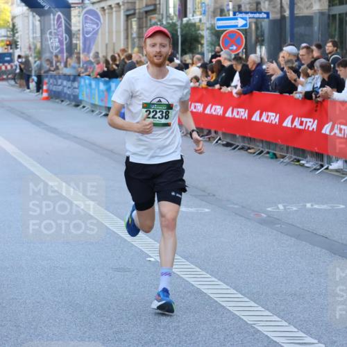 07.09.2025 - BARMER Alsterlauf Strokosch-Dieckow http://msf.ph/oto/8726911 07.09.2025 09:38:56 Ziel 2083, 3380, 3598, 3633, 3670, 4521, 4526, 4676, 4695, 4798, 5080, 5209, 5790, 5964, 5965, 5995, 6172, 6209, 6308, 8343 meine-sportfotos.de