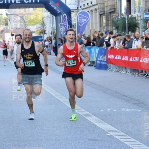 07.09.2025 - BARMER Alsterlauf Strokosch-Dieckow http://msf.ph/oto/8726990 07.09.2025 09:37:09 Ziel 8077, 8221 meine-sportfotos.de