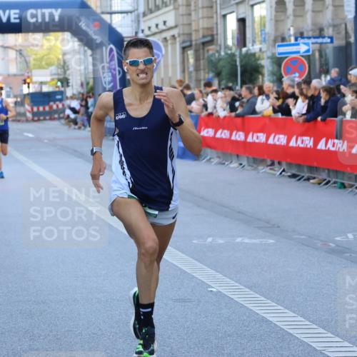 07.09.2025 - BARMER Alsterlauf Strokosch-Dieckow http://msf.ph/oto/8727016 07.09.2025 09:36:32 Ziel 5046, 5066, 5374, 5429, 5700, 6068, 8314 meine-sportfotos.de