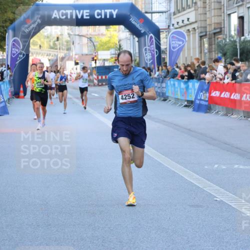 07.09.2025 - BARMER Alsterlauf Strokosch-Dieckow http://msf.ph/oto/8727067 07.09.2025 09:35:46 Ziel 27, 2012, 3417, 3422, 4041, 4614, 4647, 4685, 5354, 5532, 5754 meine-sportfotos.de