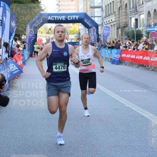07.09.2025 - BARMER Alsterlauf Strokosch-Dieckow http://msf.ph/oto/8727093 07.09.2025 09:35:11 Ziel 25, 5148, 5203, 5390, 8012 meine-sportfotos.de