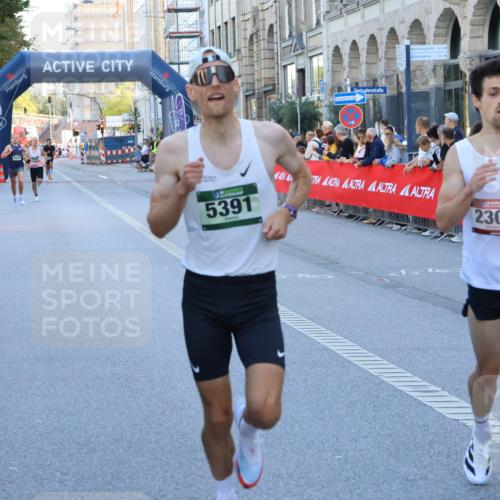 07.09.2025 - BARMER Alsterlauf Strokosch-Dieckow http://msf.ph/oto/8727097 07.09.2025 09:35:03 Ziel 25, 26, 3514, 5390, 8012, 8081, 8204 meine-sportfotos.de