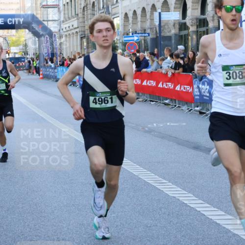 07.09.2025 - BARMER Alsterlauf Strokosch-Dieckow http://msf.ph/oto/8727167 07.09.2025 09:33:32 Ziel 3966, 5783, 8199 meine-sportfotos.de