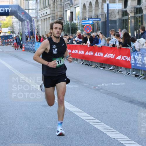 07.09.2025 - BARMER Alsterlauf Strokosch-Dieckow http://msf.ph/oto/8727208 07.09.2025 09:32:13 Ziel 21, 4118, 8354, 8374 meine-sportfotos.de