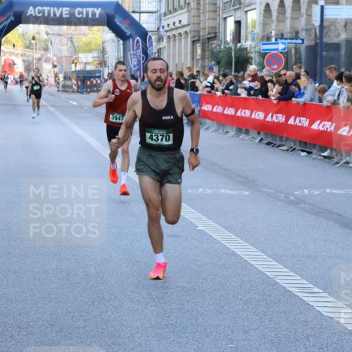 07.09.2025 - BARMER Alsterlauf Strokosch-Dieckow http://msf.ph/oto/8727219 07.09.2025 09:32:03 Ziel 21, 4744, 8354, 8374 meine-sportfotos.de