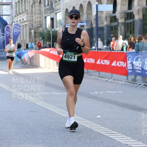 07.09.2025 - BARMER Alsterlauf Strokosch-Dieckow http://msf.ph/oto/8728800 07.09.2025 10:32:02 Ziel 3307, 4222 meine-sportfotos.de