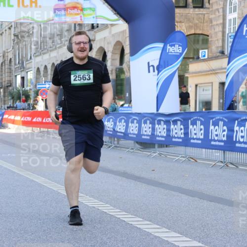 07.09.2025 - BARMER Alsterlauf Strokosch-Dieckow http://msf.ph/oto/8728867 07.09.2025 10:31:24 Ziel 2807, 4921, 4922 meine-sportfotos.de
