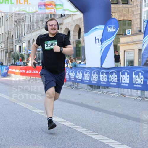 07.09.2025 - BARMER Alsterlauf Strokosch-Dieckow http://msf.ph/oto/8728869 07.09.2025 10:31:24 Ziel 2807, 4921, 4922 meine-sportfotos.de
