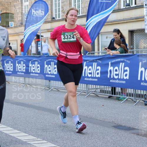07.09.2025 - BARMER Alsterlauf Strokosch-Dieckow http://msf.ph/oto/8728879 07.09.2025 10:31:19 Ziel 2001, 4921, 4922 meine-sportfotos.de