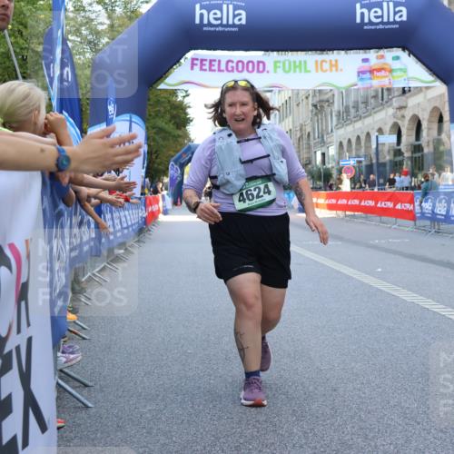 07.09.2025 - BARMER Alsterlauf Strokosch-Dieckow http://msf.ph/oto/8728920 07.09.2025 10:31:06 Ziel 2001, 4388, 5599 meine-sportfotos.de