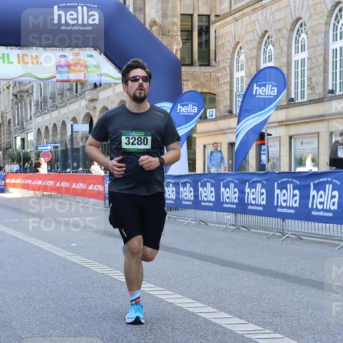 07.09.2025 - BARMER Alsterlauf Strokosch-Dieckow http://msf.ph/oto/8728961 07.09.2025 10:30:35 Ziel 3324, 3451, 6239 meine-sportfotos.de