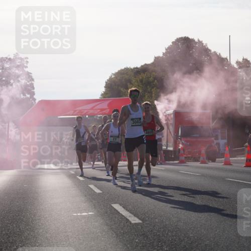 07.09.2025 - BARMER Alsterlauf Yannick Fuchs http://msf.ph/oto/8729795 07.09.2025 08:56:54 Laufen 30, 3083, 8374, 23, 6472, 4809 meine-sportfotos.de