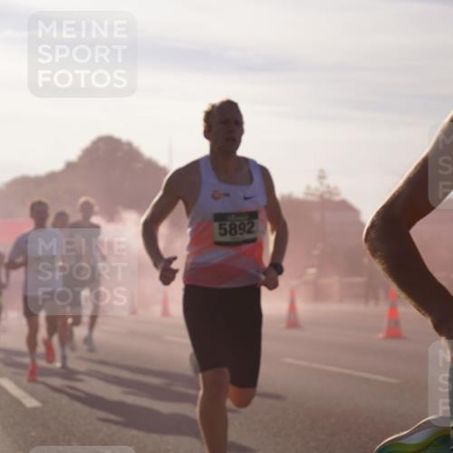 07.09.2025 - BARMER Alsterlauf Yannick Fuchs http://msf.ph/oto/8729881 07.09.2025 08:57:06 Laufen 5892 meine-sportfotos.de
