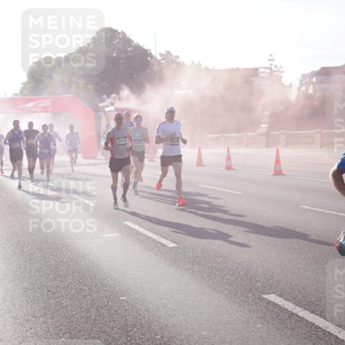 07.09.2025 - BARMER Alsterlauf Yannick Fuchs http://msf.ph/oto/8729924 07.09.2025 08:57:18 Laufen 1974, 3418, 5429, 5546, 3981 meine-sportfotos.de