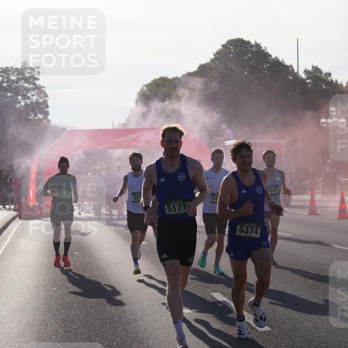 07.09.2025 - BARMER Alsterlauf Yannick Fuchs http://msf.ph/oto/8729944 07.09.2025 08:57:21 Laufen 8247, 327, 517, 52, 046, 5374 meine-sportfotos.de
