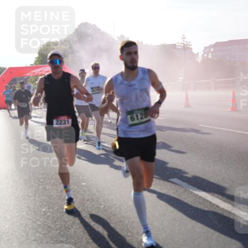 07.09.2025 - BARMER Alsterlauf Yannick Fuchs http://msf.ph/oto/8729997 07.09.2025 08:57:27 Laufen 2231, 6128, 41 meine-sportfotos.de
