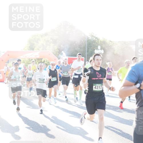 07.09.2025 - BARMER Alsterlauf Yannick Fuchs http://msf.ph/oto/8730032 07.09.2025 08:57:35 Laufen 4800, 4798, 3598, 258, 4782, 4639, 5995, 4312, 4997 meine-sportfotos.de