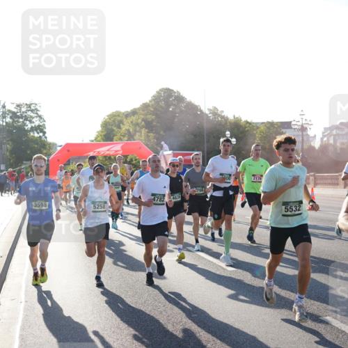 07.09.2025 - BARMER Alsterlauf Yannick Fuchs http://msf.ph/oto/8730036 07.09.2025 08:57:36 Laufen 4444, 3598, 4782, 4639, 5258, 798, 2176, 5532, 4312 meine-sportfotos.de