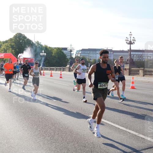 07.09.2025 - BARMER Alsterlauf Yannick Fuchs http://msf.ph/oto/8730100 07.09.2025 08:57:45 Laufen 2404, 2059, 3852, 4042, 59 meine-sportfotos.de