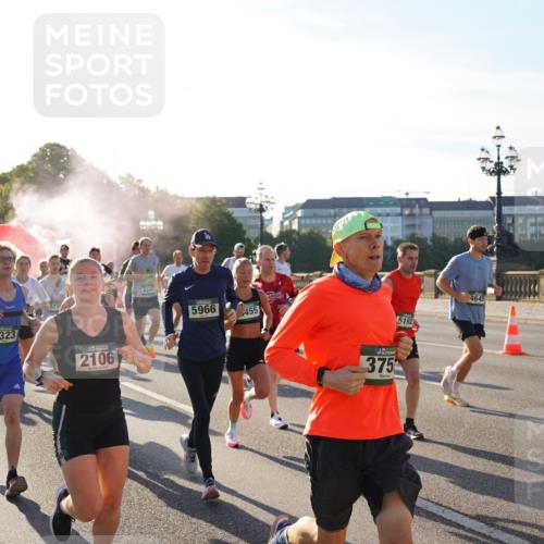 07.09.2025 - BARMER Alsterlauf Yannick Fuchs http://msf.ph/oto/8730161 07.09.2025 08:57:54 Laufen 5387, 5323, 571, 2106, 5966, 455, 375, 5192, 4645, 547 meine-sportfotos.de
