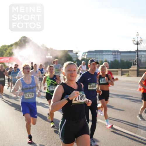 07.09.2025 - BARMER Alsterlauf Yannick Fuchs http://msf.ph/oto/8730168 07.09.2025 08:57:55 Laufen 5323, 5751, 2106, 5966, 845 meine-sportfotos.de