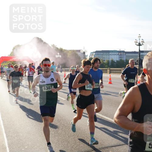 07.09.2025 - BARMER Alsterlauf Yannick Fuchs http://msf.ph/oto/8730196 07.09.2025 08:57:58 Laufen 8218, 6307, 4692, 5496, 495, 5142, 36, 5387 meine-sportfotos.de