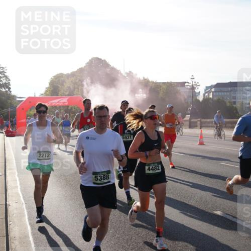 07.09.2025 - BARMER Alsterlauf Yannick Fuchs http://msf.ph/oto/8730225 07.09.2025 08:58:08 Laufen 2212, 5931, 329, 5388, 4482, 5243 meine-sportfotos.de