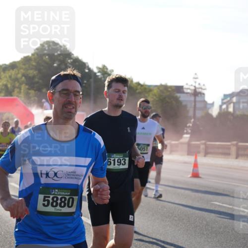 07.09.2025 - BARMER Alsterlauf Yannick Fuchs http://msf.ph/oto/8730349 07.09.2025 08:58:29 Laufen 36, 5880, 6193, 5051 meine-sportfotos.de