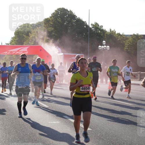 07.09.2025 - BARMER Alsterlauf Yannick Fuchs http://msf.ph/oto/8730366 07.09.2025 08:58:31 Laufen 5449, 6066, 4194785, 5423, 4658, 564, 6262, 6013, 6116, 82 meine-sportfotos.de