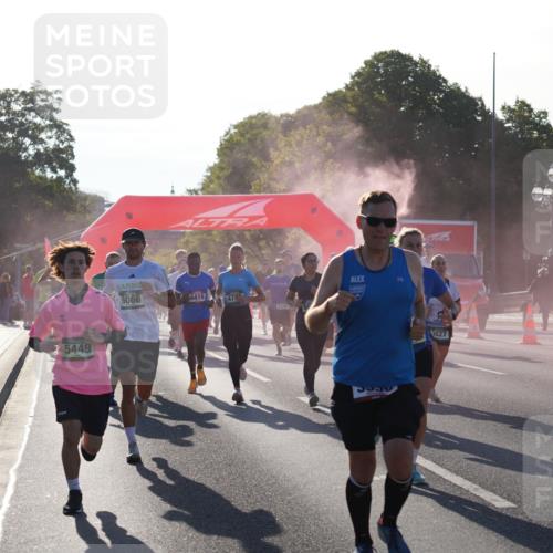 07.09.2025 - BARMER Alsterlauf Yannick Fuchs http://msf.ph/oto/8730377 07.09.2025 08:58:32 Laufen 5449, 6066, 4419, 478, 5288, 2627, 2201, 369 meine-sportfotos.de